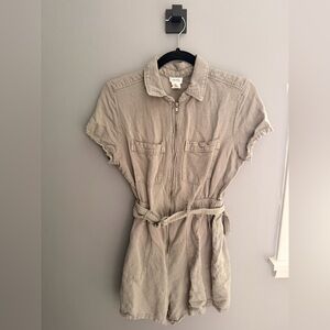 Nicole Miller Taupe Garment
